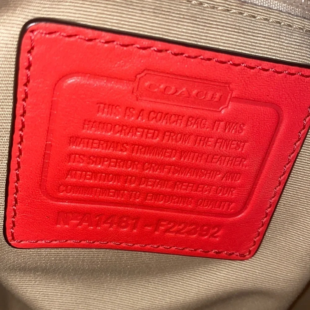 Coach Shoulder & crossbody Canvas Signature Logo purse